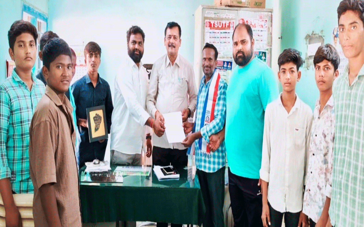 Damaracharla : ప్రైవేట్ పాఠశాలల దోపిడీని అరికట్టాలి : విద్యార్థి సంఘాలు