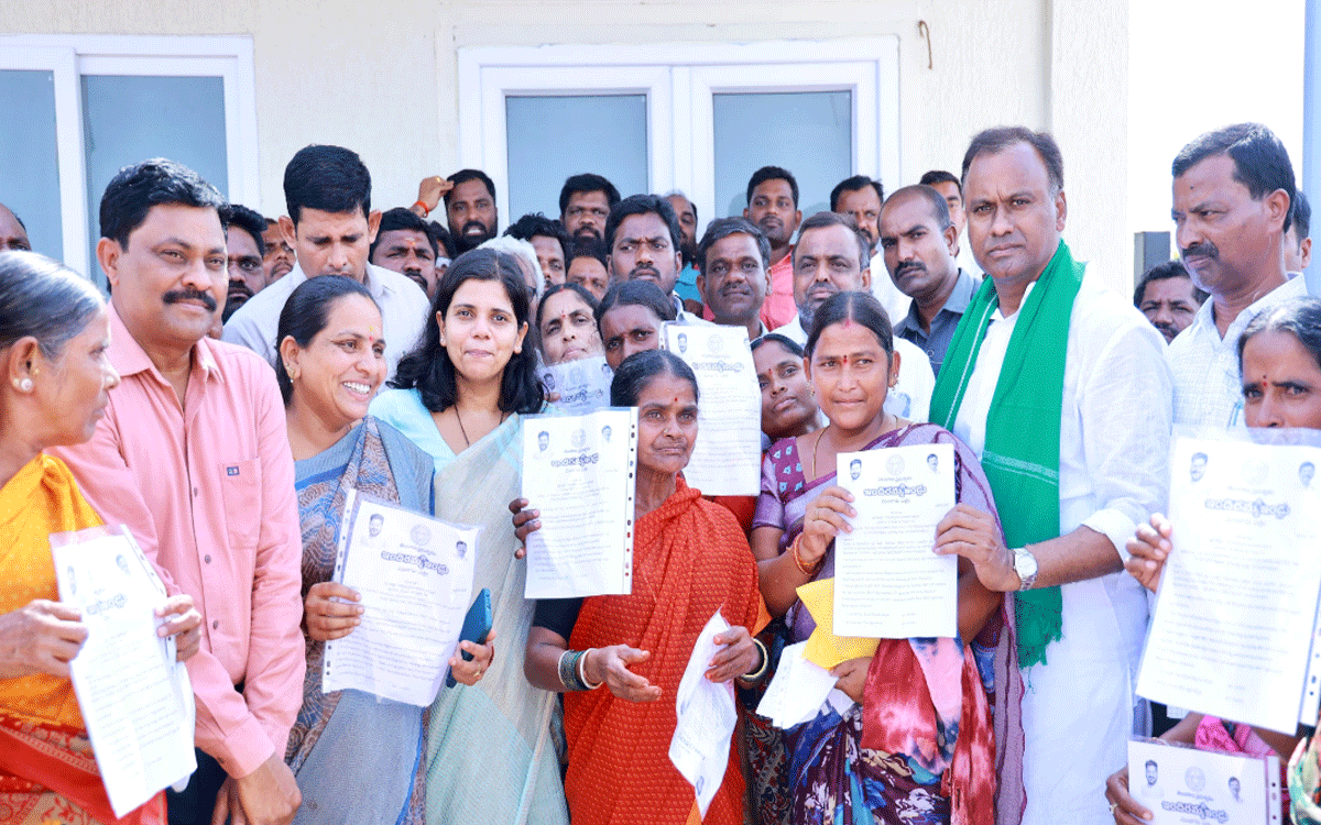 Munugode : అర్హులంద‌రికీ ఇండ్లు ఇప్పించే బాధ్య‌త నాది : ఎమ్మెల్యే రాజ‌గోపాల్‌రెడ్డి