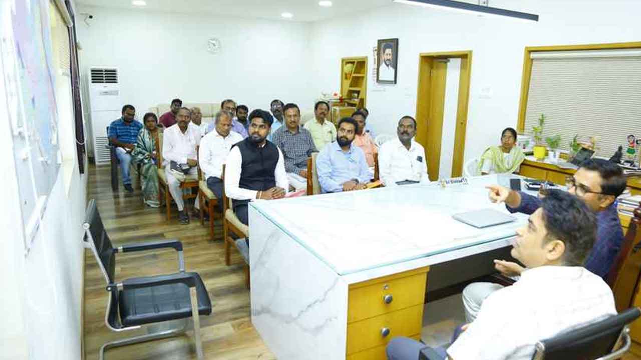 Mulugu | కేంద్ర పథకాలను ప్రజలకు చేరువ చేయాలి : ప్రీతుల్ కుమార్