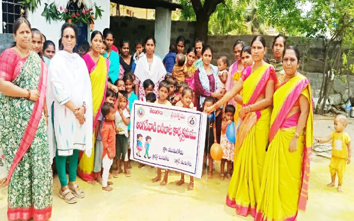 Munugode : మునుగోడులో అమ్మమాట.. అంగన్‌వాడీ బాట