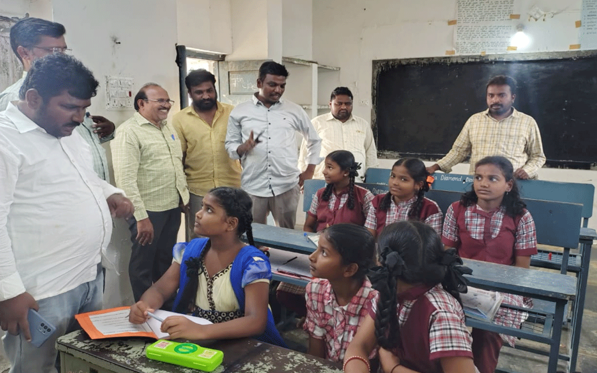 Nalgonda : ప్రభుత్వ పాఠశాలల్లో మౌలిక వసతులు కల్పించాలి : నాగార్జున