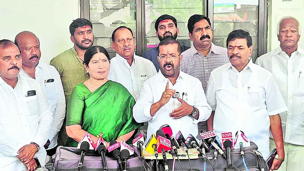 కొండాపై ఎమ్మెల్యేల గరం గరం