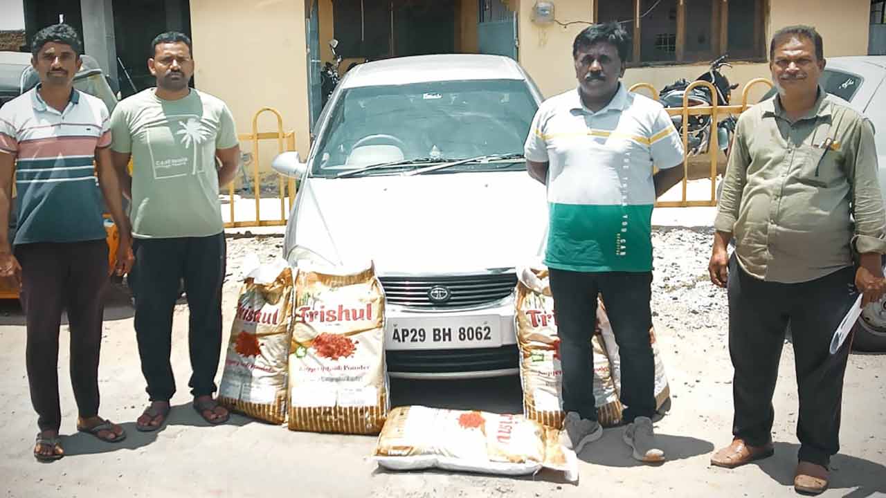 Nallagonda | 22 బస్తాల నల్ల బెల్లం, 10 కిలోల ప‌టిక‌ పట్టివేత