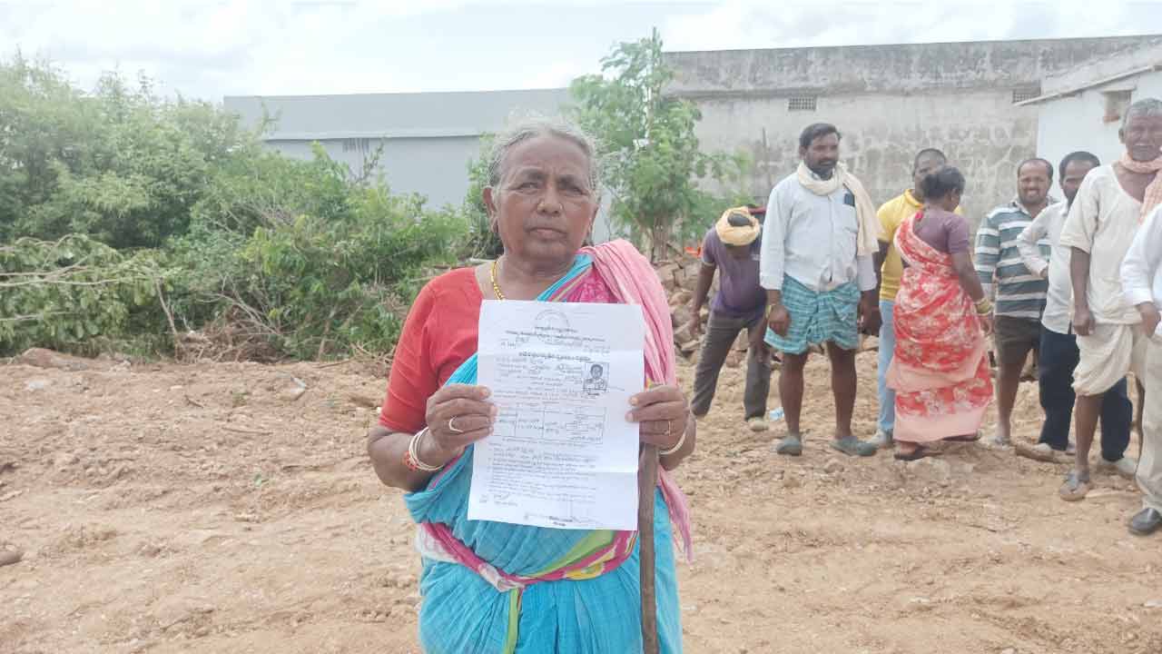 Rangareddy | మోత్కుల‌గూడ‌ మాజీ సర్పంచ్ ప్లాట్ పై కాంగ్రెస్ నేత కన్ను