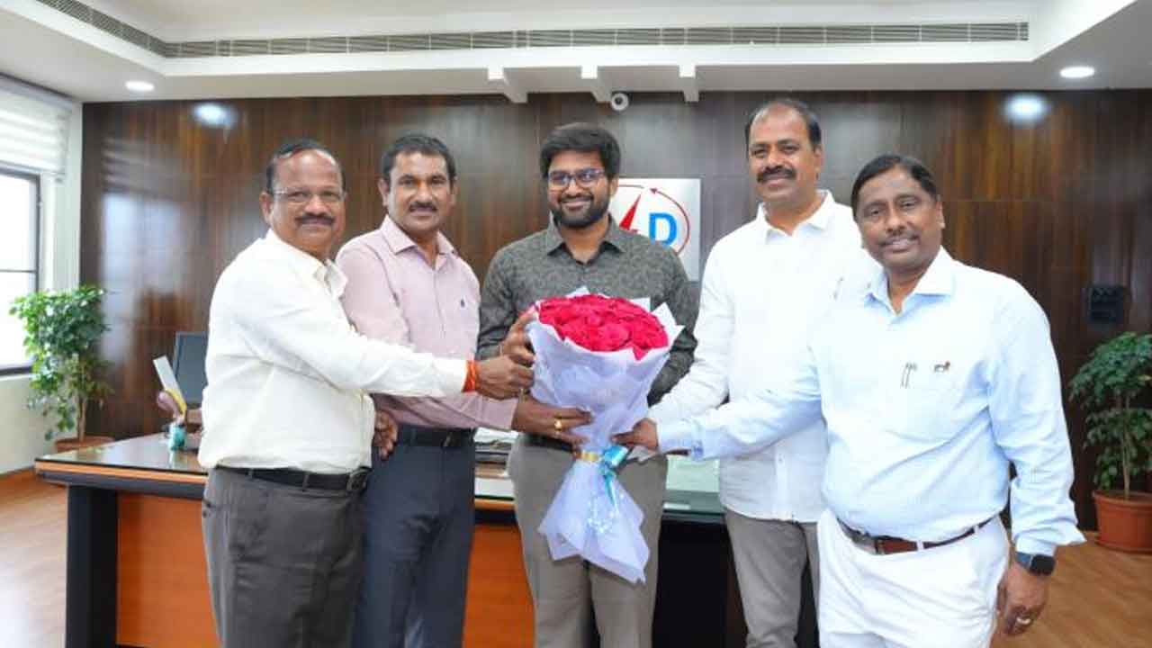 NPDCL directors | బాధ్యతలు స్వీకరించిన ఎన్పీడీసీఎల్‌ డైరెక్టర్లు