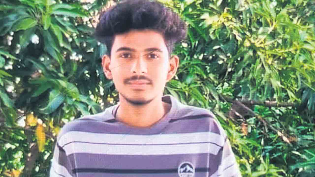 తండ్రి మందలించాడని కుమారుడి ఆత్మహత్య