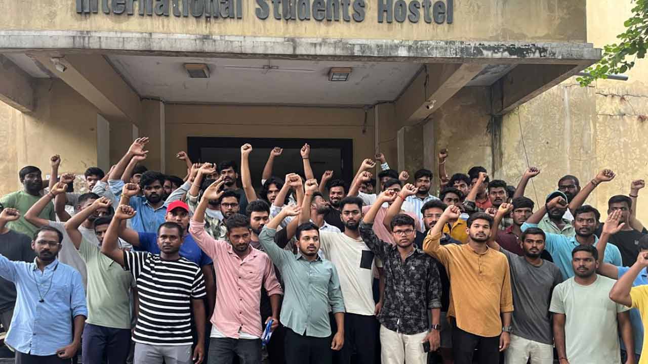 Nizam College | నిజాం కళాశాల విద్యార్థుల హాస్టల్ మెస్ మూసివేత