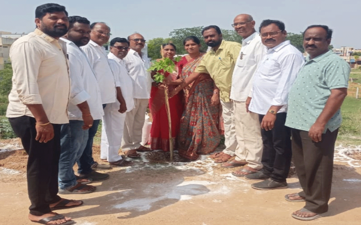 Nakerekal : పర్యావరణ పరిరక్షణ ప్రతి ఒక్కరి బాధ్యత : మున్సిపల్‌ చైర్మన్‌ రజిత