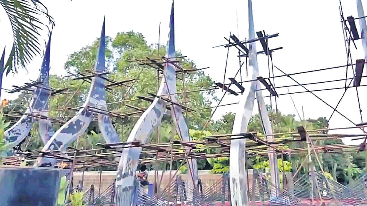 లోకేశ్‌ ఆగ్రహం.. రేవంత్‌ జీ హుజూర్‌!