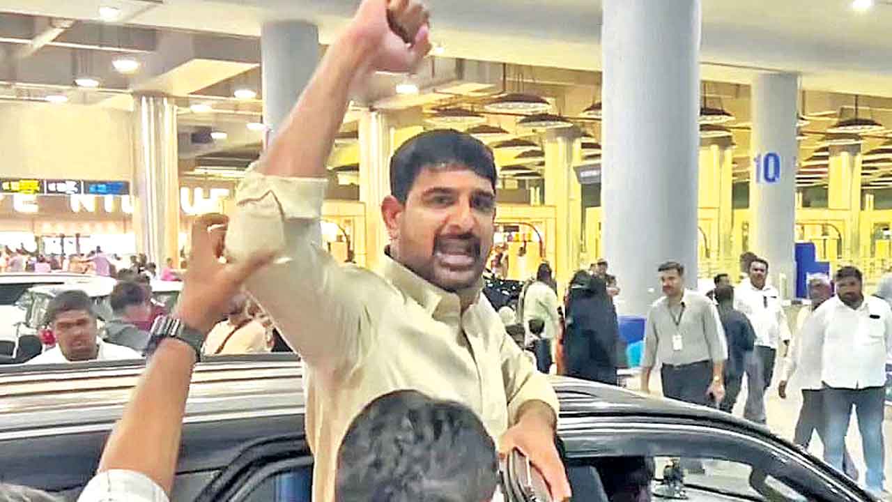 ఎమ్మెల్యే కౌశిక్‌రెడ్డి అరెస్ట్‌..బెయిల్‌.. కాంగ్రెస్‌ వేధింపులకు బెదరబోమని హెచ్చరిక