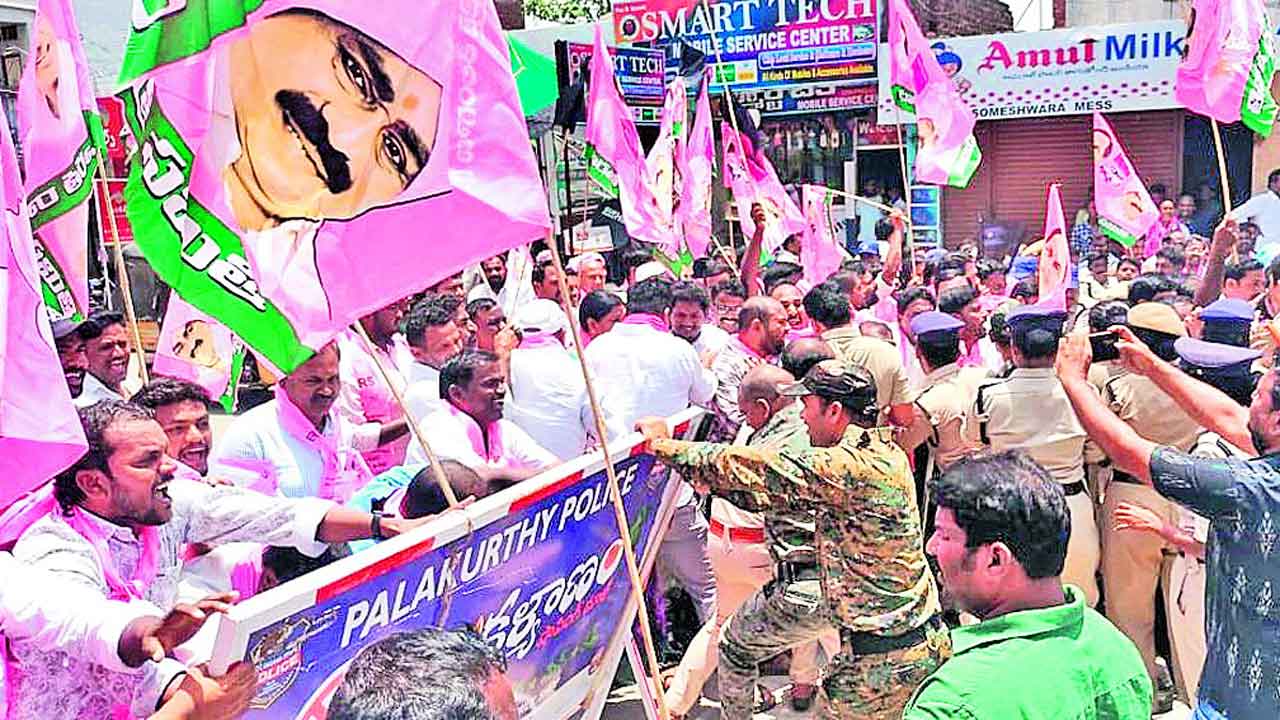 పాలకుర్తిలో ఉద్రిక్తత