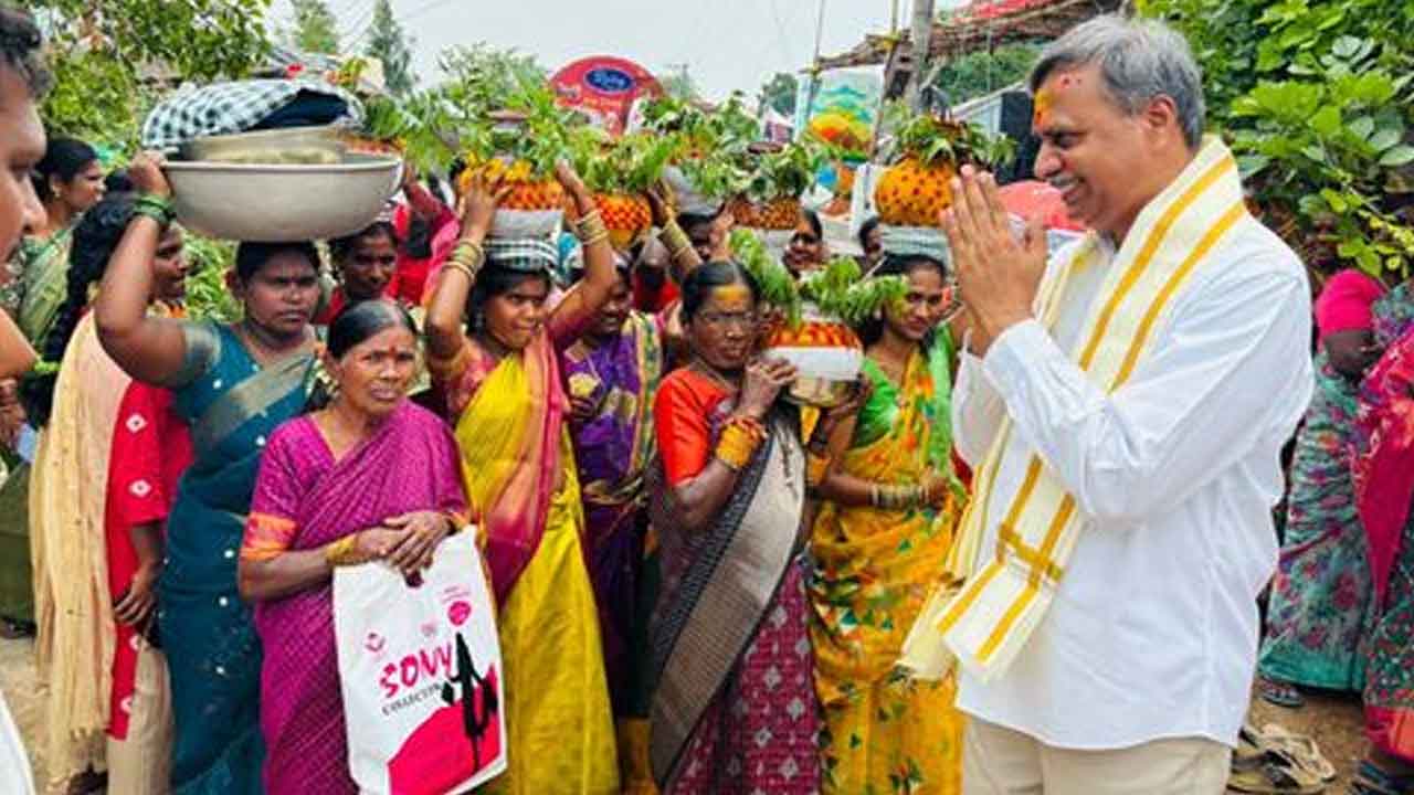 MLA Palla Rajeshwar Reddy | రేణుకా ఎల్లమ్మ తల్లిని దర్శించుకున్న ఎమ్మెల్యే పల్లా రాజేశ్వర్‌ రెడ్డి