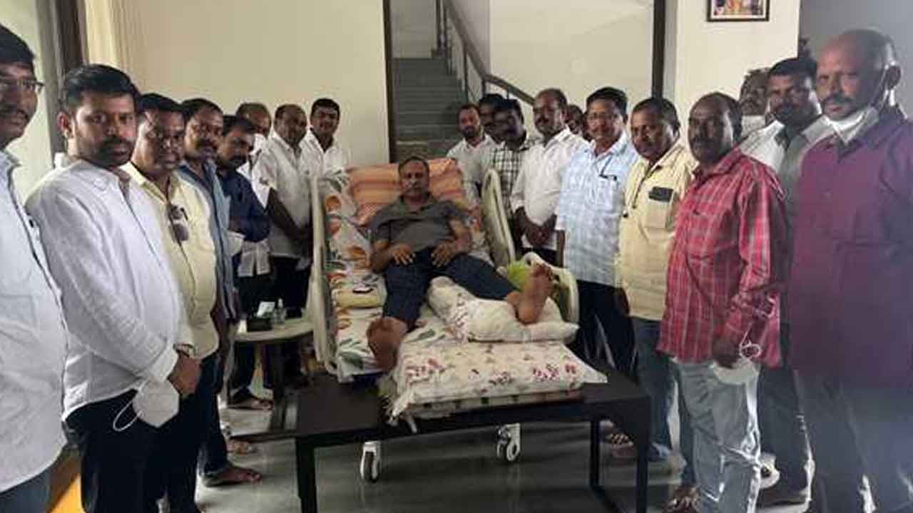 MLA Palla Rajeshwar Reddy | ఎమ్మెల్యే పల్లా రాజేశ్వర్‌ రెడ్డి త్వరగా కోలుకోవాలి : బీఆర్ఎస్ నేతలు