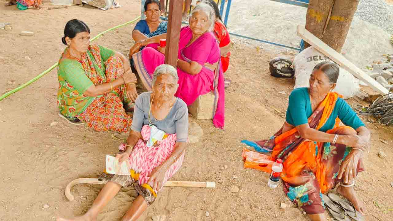 Cheyutha Pension | చేయూత పింఛన్‌ పెంపేది?.. అధికారంలోకి వచ్చి ఏడాదిన్నర గడిచినా అమలుకాని హామీ