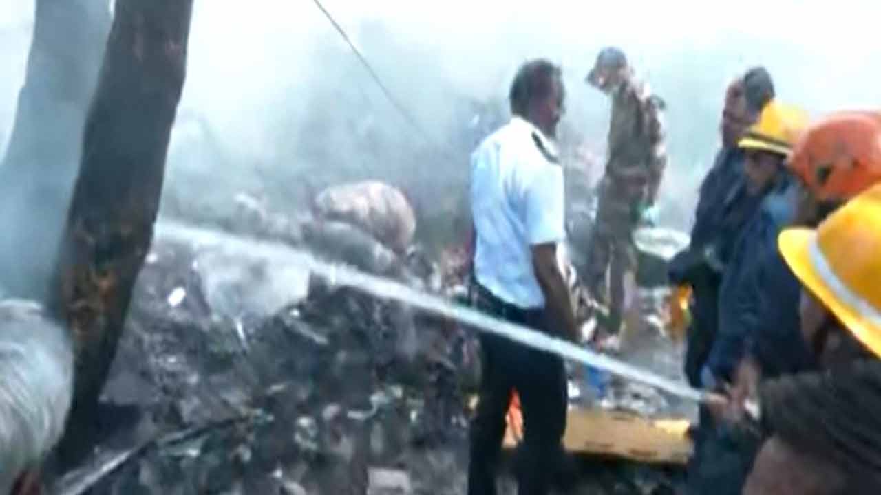 Ahmedabad Plane Crash | అహ్మ‌దాబాద్ విమాన ప్ర‌మాదం.. పైల‌ట్‌, కో పైల‌ట్ ఎవ‌రంటే..?