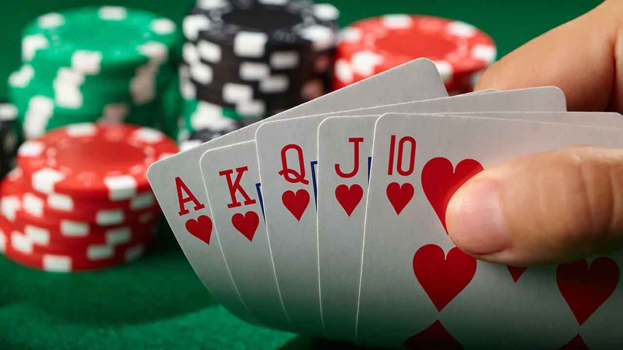 Playing poker| శంషాబాద్ పోలీస్స్టేషన్ పరిధిలో పేకాట ఆడుతున్న ఆరుగురు ఆరెస్టు