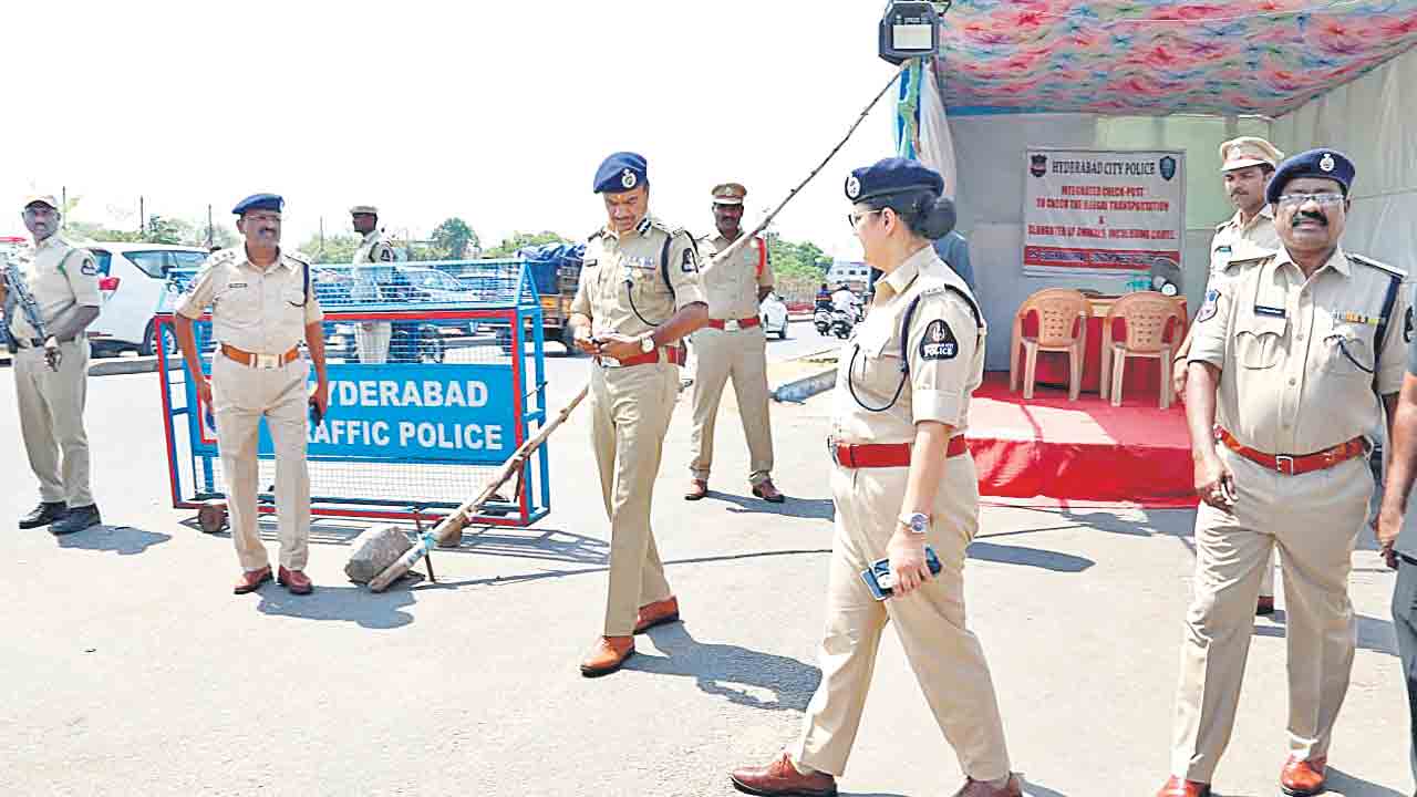 బక్రీద్‌కు భారీ పోలీస్‌ బందోబస్త్‌