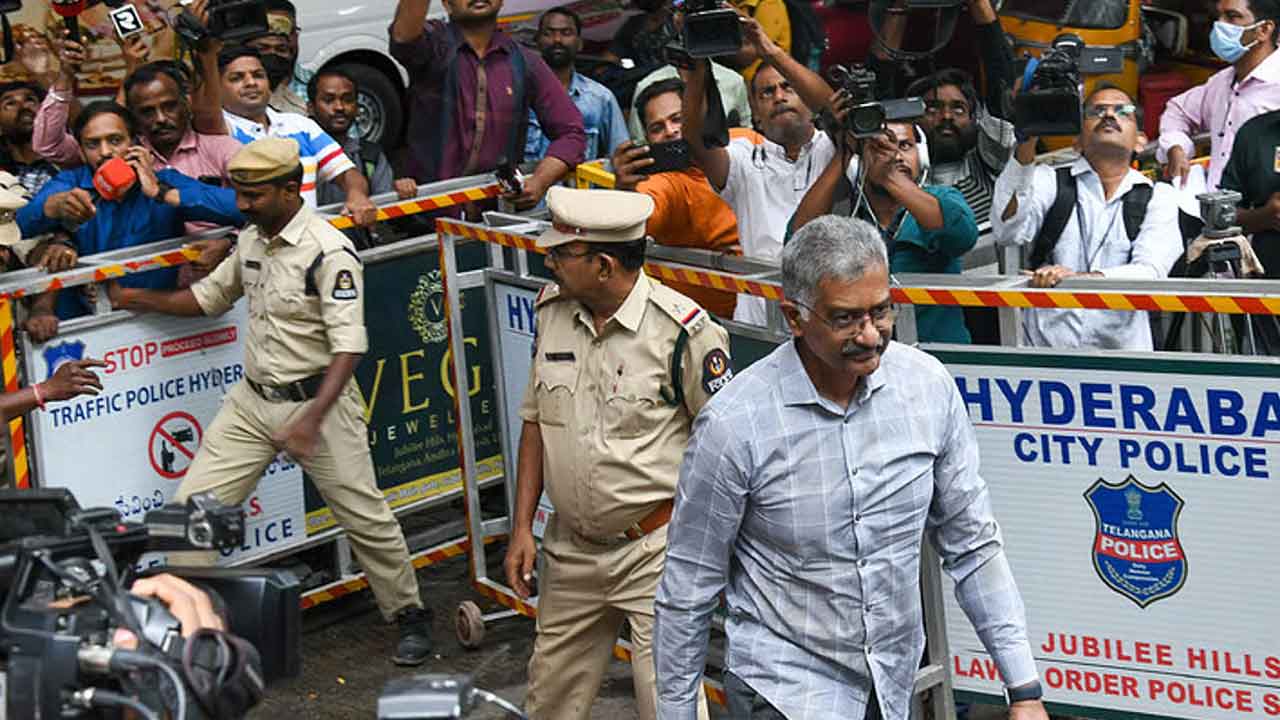 కోర్టు ఎదుట లొంగిపోయిన ప్రభాకర్‌రావు