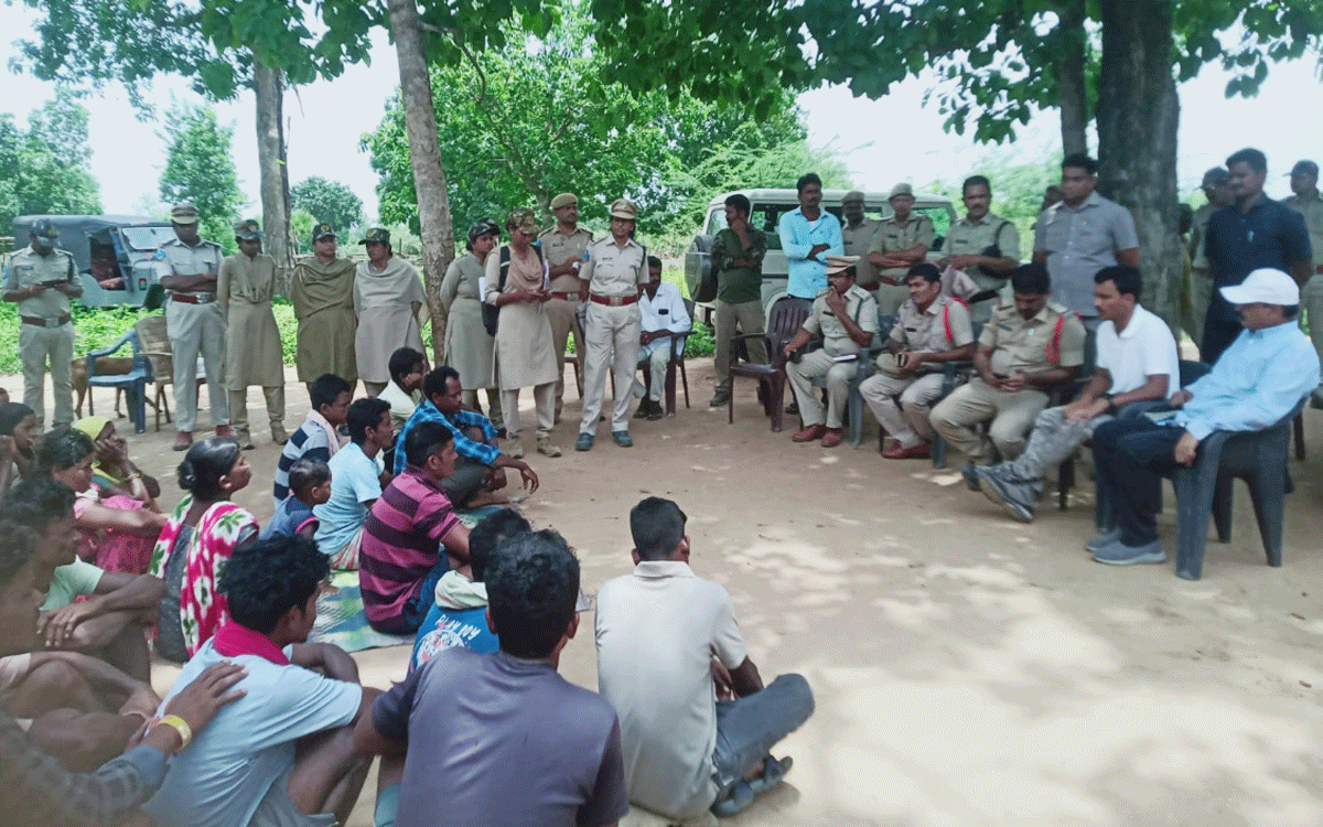 Ramavaram : చంచుప‌ల్లిలో అట‌వీ చ‌ట్టాల‌పై గ్రామ‌స్తుల‌కు అవగాహ‌న‌