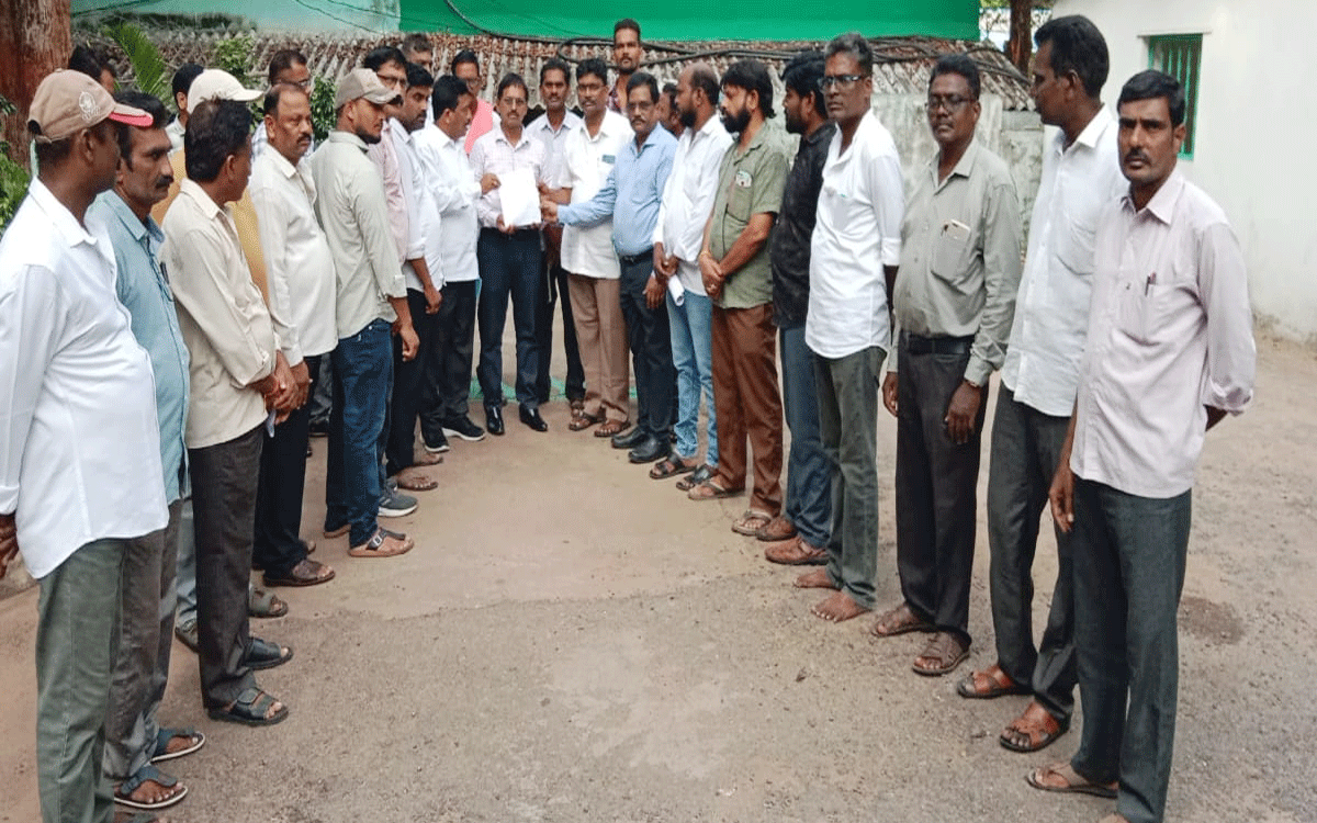 Ramavaram : ‘సౌదా కంపెనీ ఉద్యోగ నియామకాల ప్రక్రియను తక్షణమే నిలిపివేయాలి’