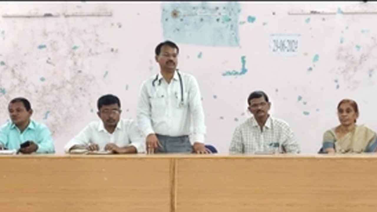 Seasonal diseases | సీజనల్ వ్యాధుల పట్ల అప్రమత్తంగా ఉండాలి : డాక్టర్ కిరణ్