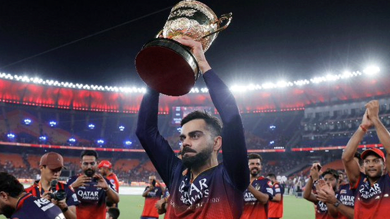 RCB: బెంగుళూరులో ఆర్సీబీ విక్ట‌రీ ప‌రేడ్‌..