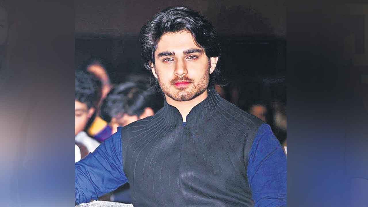 హిట్‌ దర్శకునితో రోషన్‌?