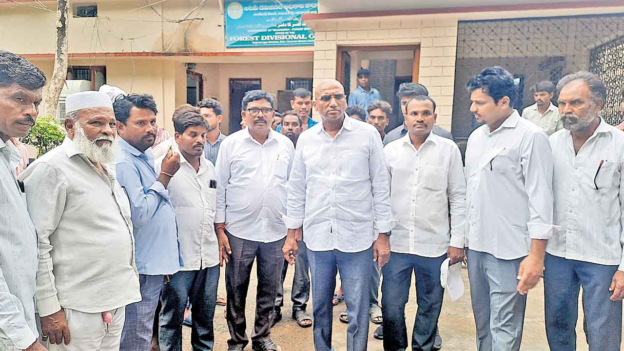 అటవీ చట్టాల పేరుతో రైతులను ఇబ్బంది పెట్టొద్దు