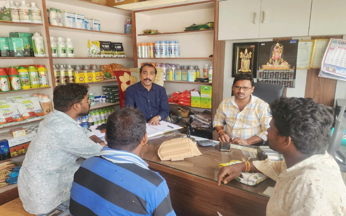 Tipparthy : ఎరువులు అధిక ధ‌ర‌ల‌కు అమ్మితే కఠిన చర్యలు : ఏఓ సన్నిరాజు