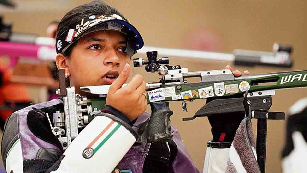 ISSF World Cup | పసిడి చేజారినా.. కాంస్యాన్ని ఒడిసిప‌ట్టిన యువ షూట‌ర్..!
