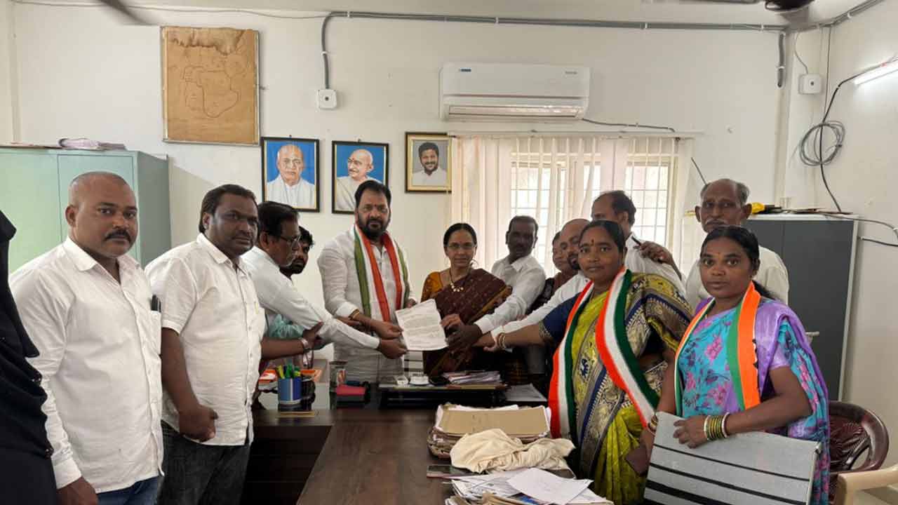 Hyderabad | సింగరేణి కాలనీలో గుడిసె వాసులకు పొజిషన్‌ సర్టిఫికెట్లు ఇవ్వాలి..