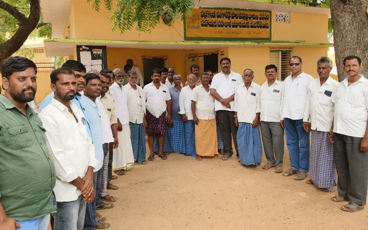 Ramannapet : సిరిపురం పాల సంఘం ఎన్నికల బహిష్కర‌ణ