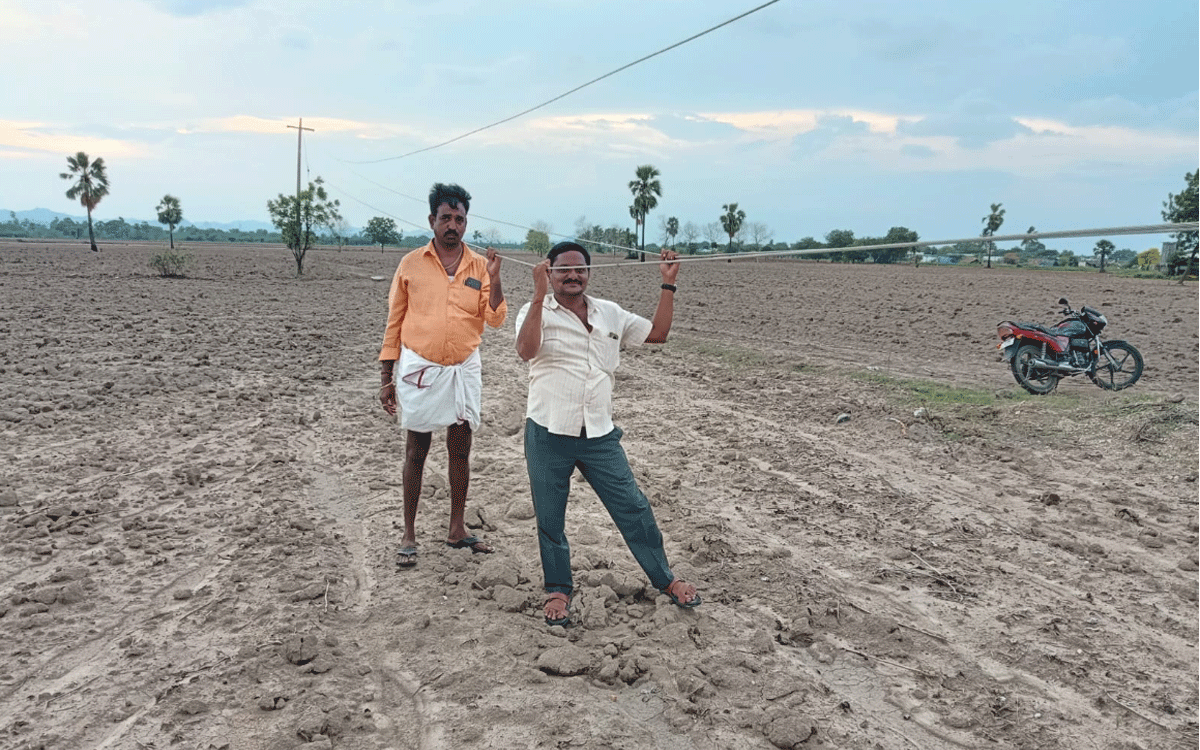 Sansthan Narayanapuram : పొలాల్లో చేతికి అందె ఎత్తులో కరెంట్ తీగ‌లు.. పొంచి ఉన్న ప్రమాదం