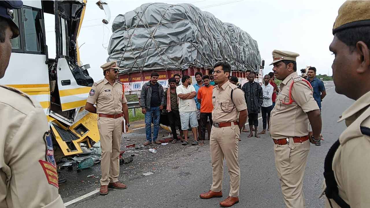 Narayanapet | జాతీయ రహదారిపై ప్రమాదాలను నివారించేందుకు ప్రత్యేక చర్యలు చేపడతాం : జిల్లా ఎస్పీ