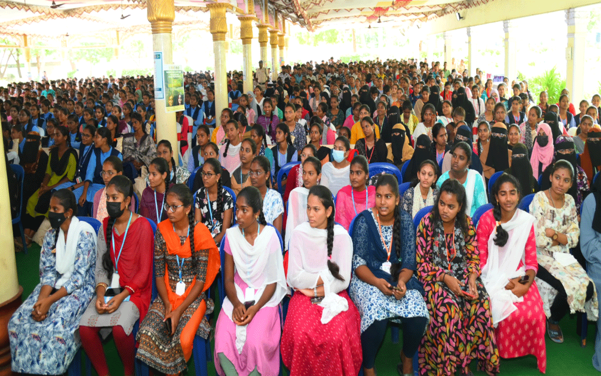 Nalgonda : యువ‌త‌ యాంటీ డ్రగ్ సోల్జర్‌గా పనిచేయాలి : ఎస్పీ శరత్ చంద్ర పవార్