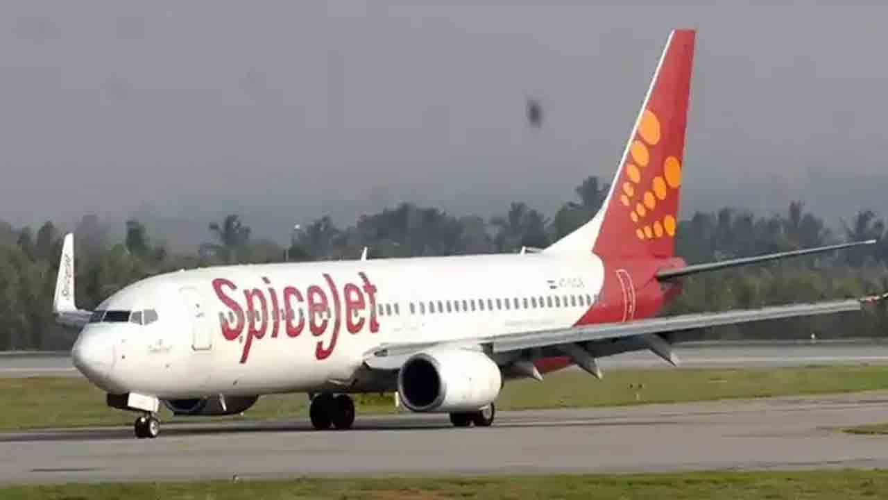 Spicejet | టేకాఫ్‌ అయిన కొద్దిసేపటికే.. తిరుపతి వెళ్తున్న స్పైస్‌జెట్‌ విమానంలో సాంకేతిక సమస్య