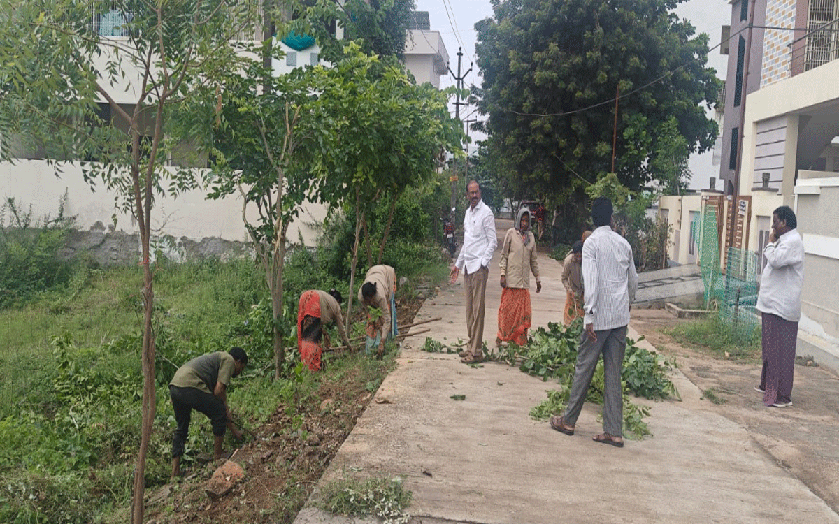 Khammam Rural : పారిశుధ్య నిర్వహణపై ప్రత్యేక నజర్ : ఈఎంసీ కమిషనర్ ఆళ్ల శ్రీనివాస్‌రెడ్డి