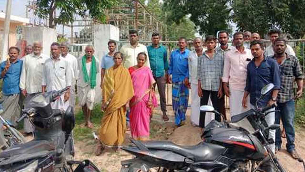 Mallapur | మల్లాపూర్‌లో విద్యుత్ సబ్ స్టేషన్ ఎదుట రైతుల నిరసన