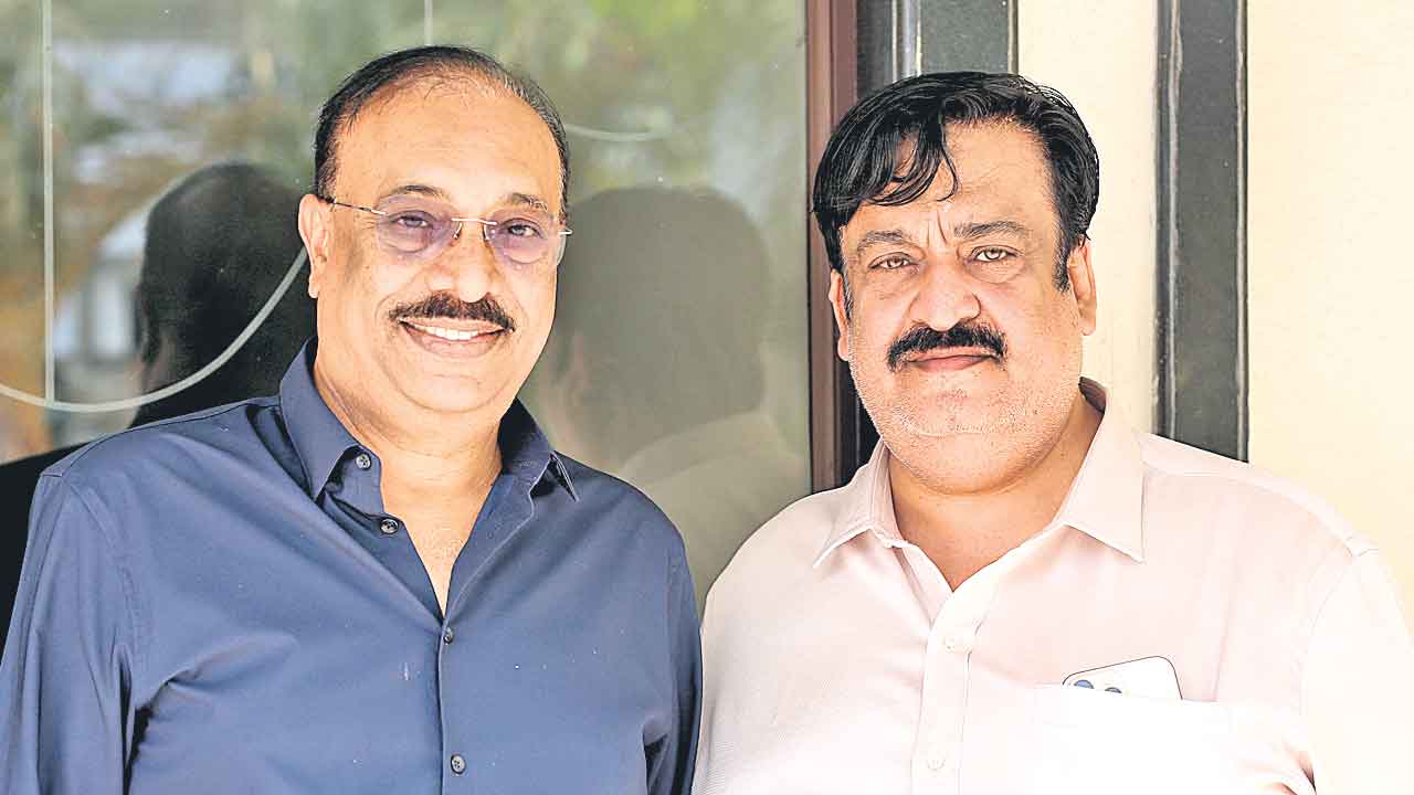 కోటీశ్వరుడితో పేదవాడి పోరాటం