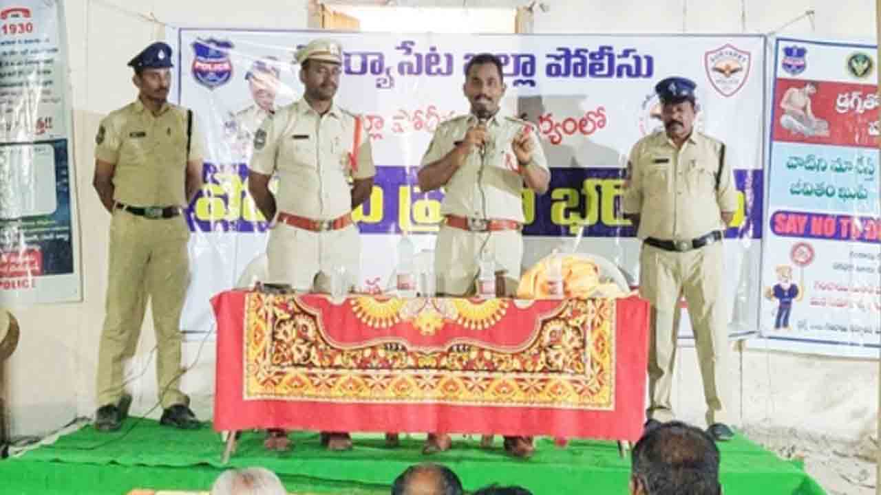 CI Rajashekar | నేరాల నివారణలో ప్రజలు భాగస్వామ్యం కావాలి: సీఐ రాజశేఖర్‌