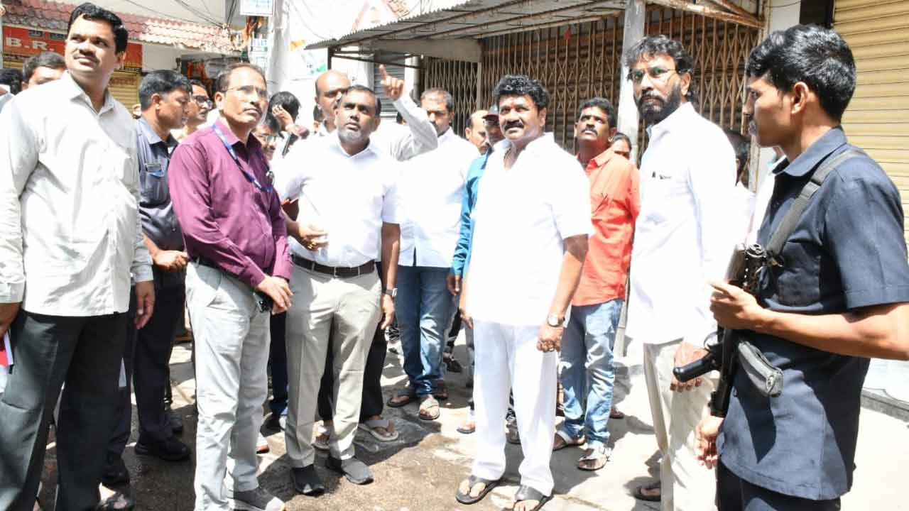 MLA Talasani Srinivas Yadav | మహంకాళి బోనాల జాతరకు అన్ని ఏర్పాట్లు చేయాలి : ఎమ్మెల్యే తలసాని శ్రీనివాస్ యాదవ్