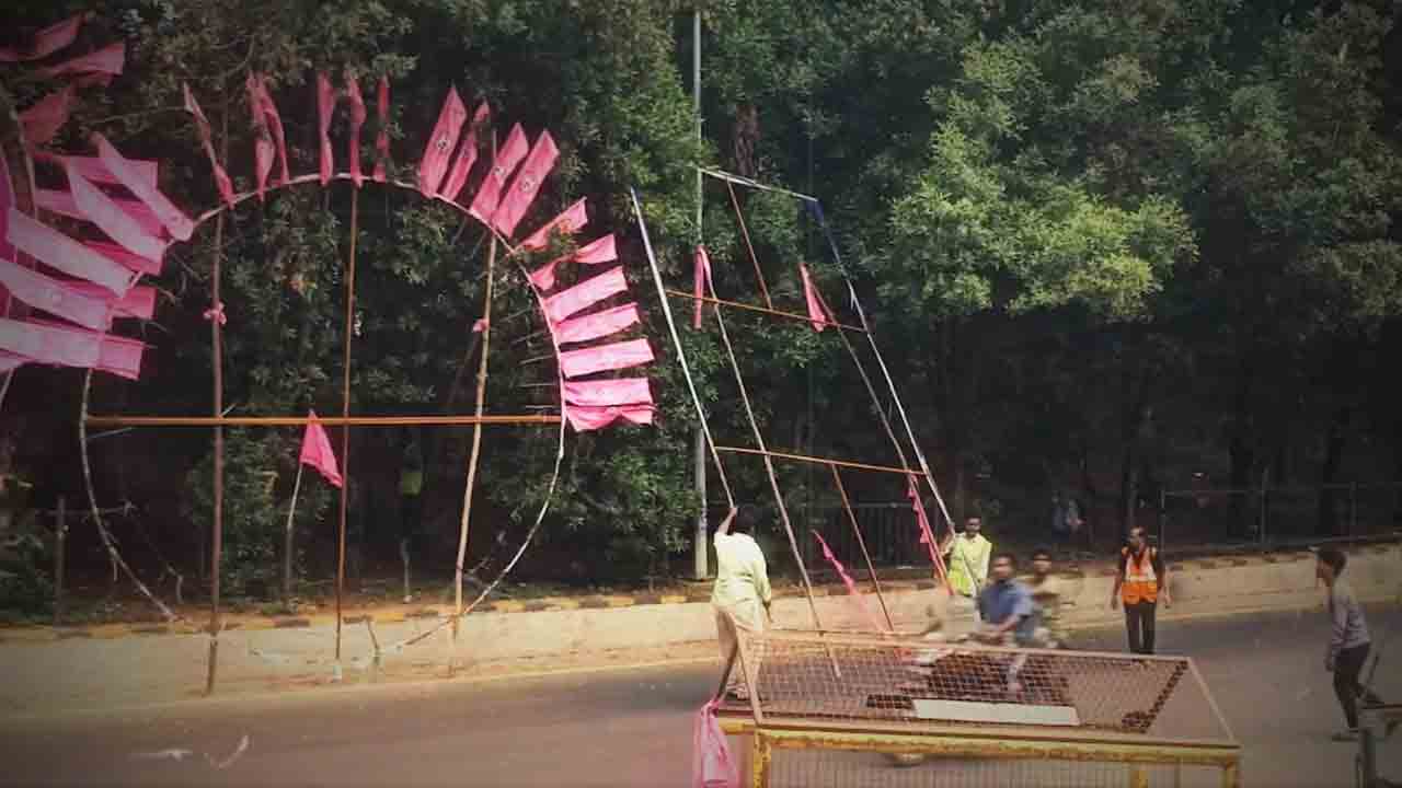 Telangana Bhavan | తెలంగాణ భవన్‌ వద్ద కాంగ్రెస్‌ సర్కార్‌ అత్యుత్సాహం.. రాత్రికిరాత్రే హరీశ్‌ రావు ఫ్లెక్సీల తొలగింపు