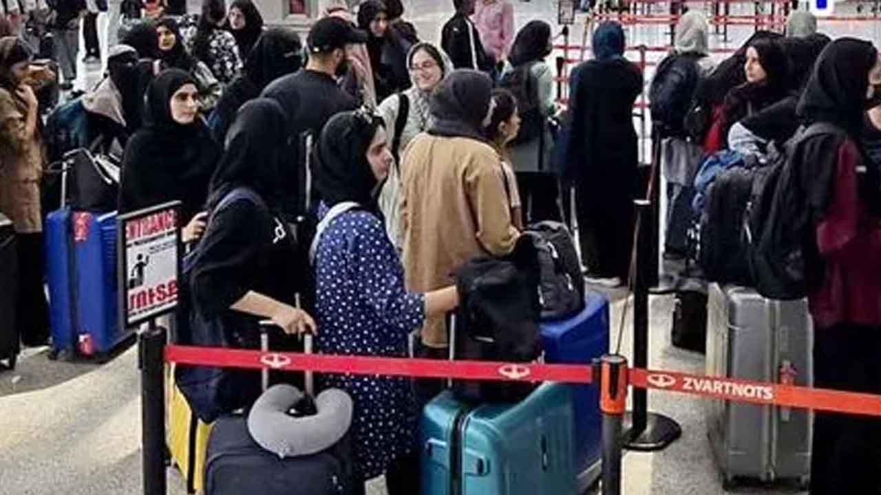 ఢిల్లీకి చేరిన మరో 17 మంది తెలంగాణ వాసులు