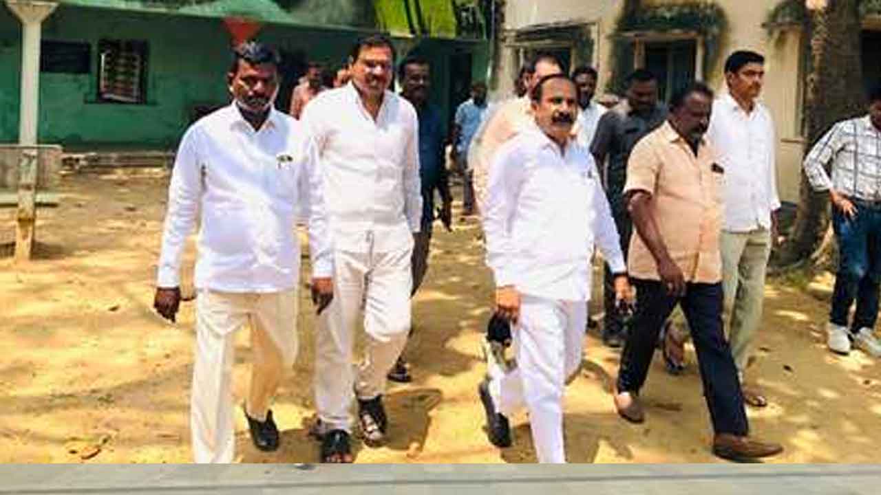 MLC Ravinder Rao | ప్రభుత్వ జూనియర్ కళాశాల నిర్మాణ పనులను పరిశీలించిన ఎమ్మెల్సీ రవీందర్ రావు