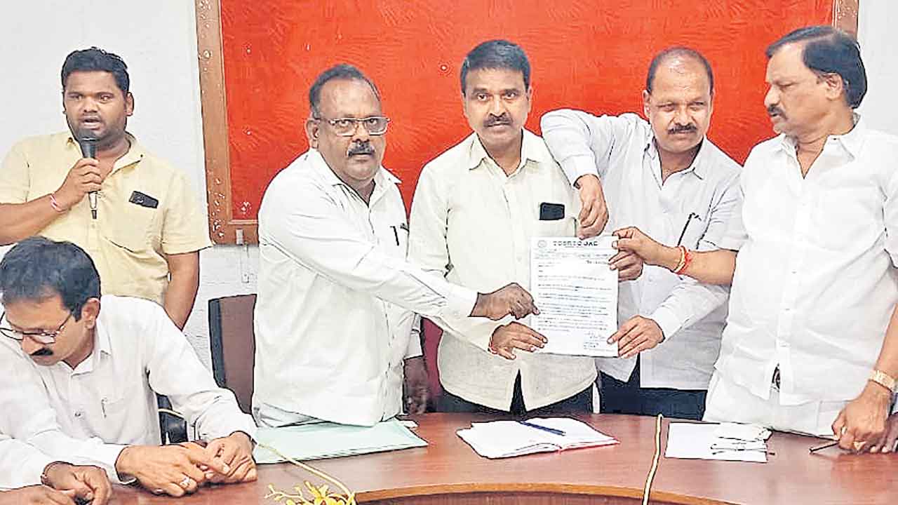 ఒకే జేఏసీగా పోరాడుదాం.. ఆర్టీసీలో సమస్యలు పరిష్కరించుకుందాం