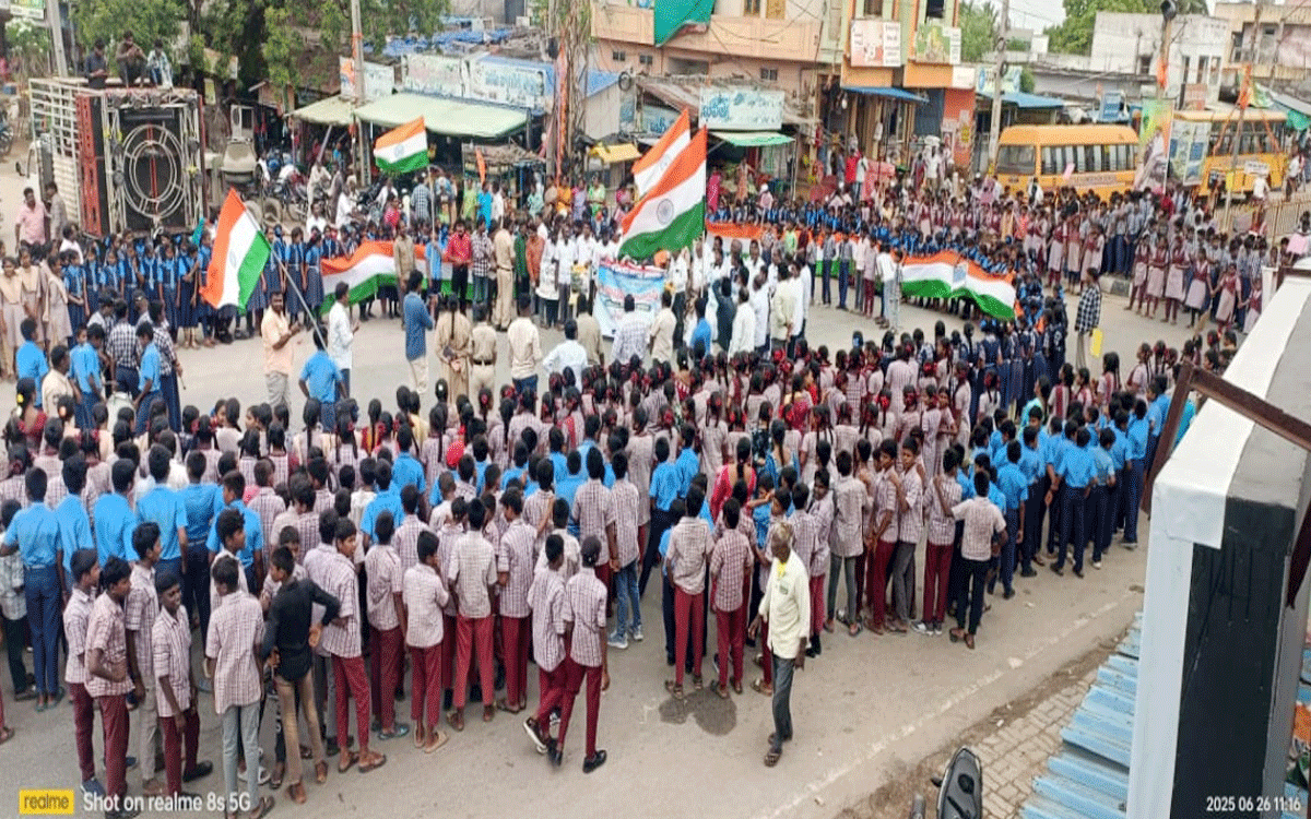 Tripuraram : డ్ర‌గ్స్ వ్య‌తిరేక ఉద్య‌మంలో అంద‌రూ పాల్గొనాలి : ఎస్ఐ న‌రేశ్‌