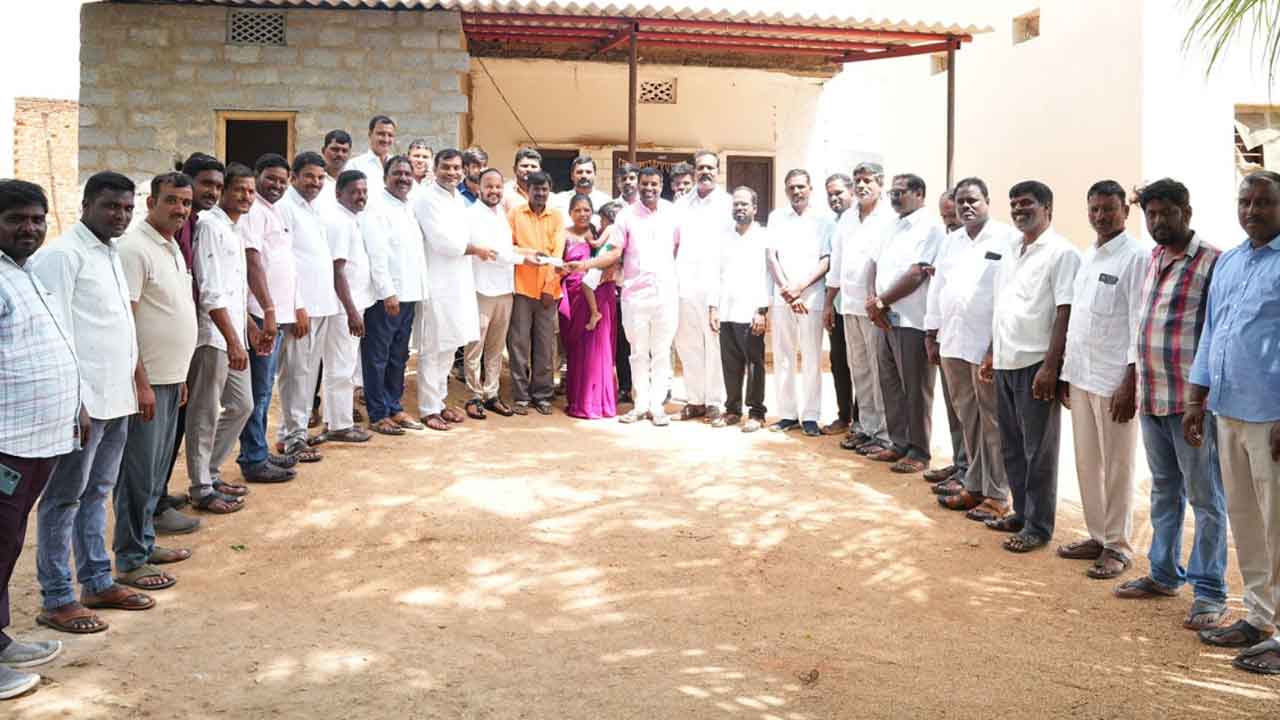 Venkatesh Gupta | నిరుపేదలను అన్ని విధాల ఆదుకుంటాం : వెంకటేశ్‌గుప్తా