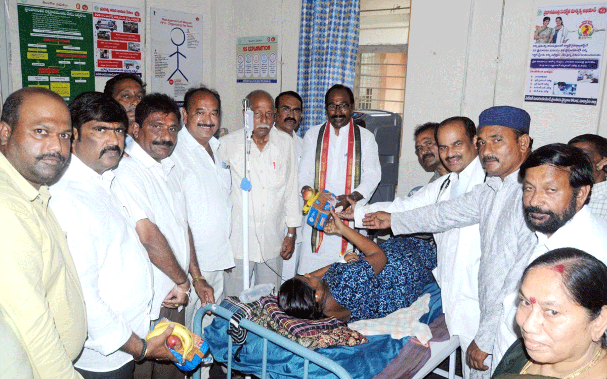 Kodada : కోదాడ‌లో ఘనంగా మంత్రి ఉత్తమ్ జన్మదిన వేడుకలు