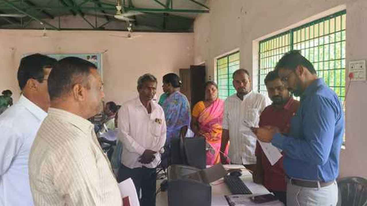 Dasari Venu | భూముల సమస్యలు పరిష్కరించేందుకే రెవెన్యూ సదస్సులు : అదనపు కలెక్టర్ దాసరి వేణు