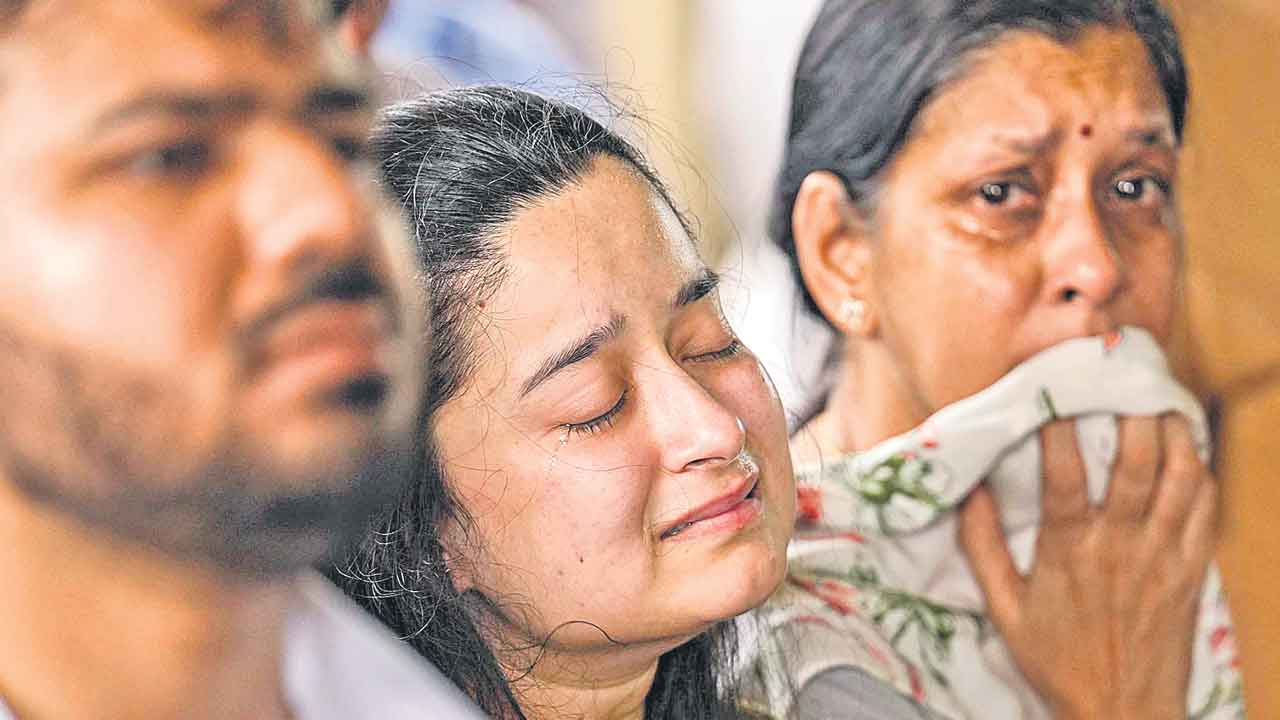 రూపానీ మృతదేహం గుర్తింపు.. ఇప్పటివరకు 47 మంది వివరాలను గుర్తించిన వైద్యులు